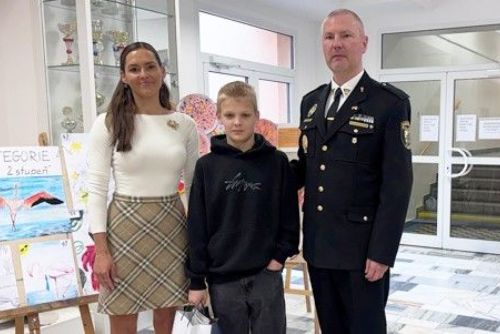 Poctivost, která se nevidí každý den. Školák vrátil ztracenou ledvinku s penězi i doklady