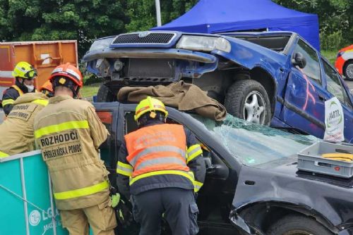 Přerovští hasiči ovládli soutěž ve vyprošťování při nehodách