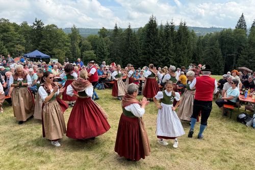 Po jedenácti letech ožil Schachtenhausfest. Do hor dorazilo přes 600 lidí z Čech i Bavorska