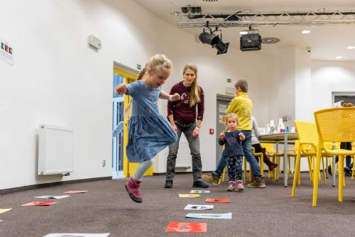 Techmania zve rodiny s dětmi na Zvídavé hraní. Dubnový program nabídne bádání mezi řádky