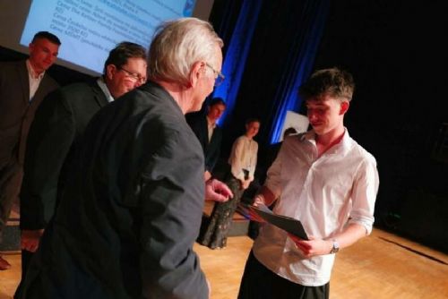 Úspěch teplického gymnázia: Celostátní soutěž přilákala stovky studentů