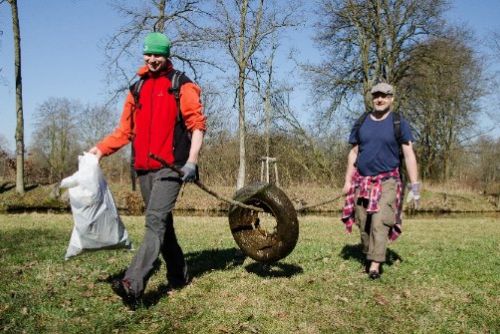 V centru Plzně se uskuteční společný úklid. Zapojí se čeští i ukrajinští dobrovolníci