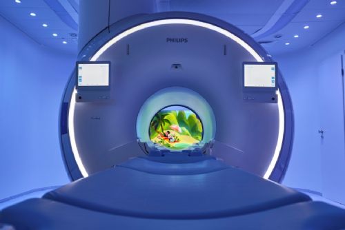 V Českých Budějovicích pomáhají dětem při magnetické rezonanci animace Disney. Vyšetření zvládají klidněji