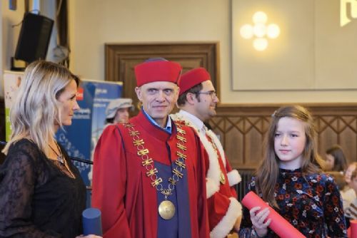 ZČU předala diplomy absolventům Dětské univerzity