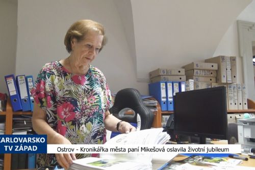 Ostrov: Kronikářka města paní Mikešová oslavila životní jubileum (TV Západ)