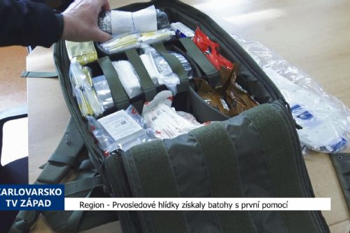 Prvosledové hlídky Policie získaly batohy s první pomocí (TV Západ)