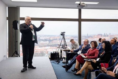 AI, data a lidské dovednosti mění fungování byznysu i vzdělávání