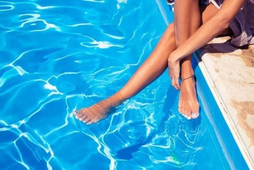 Bazény v Plzni naplní cisterna. Vodárna varuje před rychlým napouštěním ze sítě