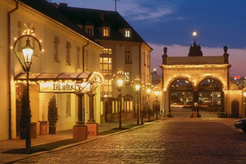 Blíží se Noc pivovarů v Plzni. Prazdroj láká na sklepy při svíčkách i večerní show