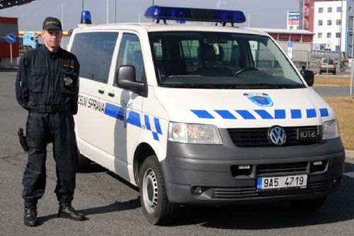 Celní správa může při silničních kontrolách zadržet majetek dlužníků