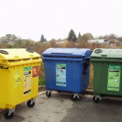 Červený Kostelec rozdává zdarma popelnice na třídění odpadů