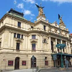 Divadlo na Vinohradech se bude stěhovat do Radiopaláce, návrat plánován nejdříve v roce 2029