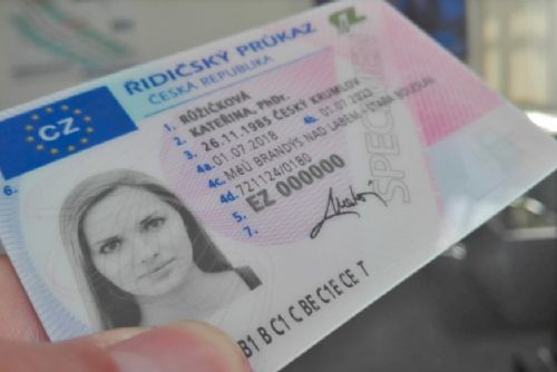 Do konce roku skončí platnost více než 284 tisíc řidičských průkazů. Nový lze vyzvednout i ve výdejním boxu