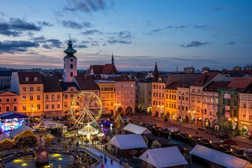 Festival Literatura žije: Čtení, diskuse, koncerty i manga v MHD