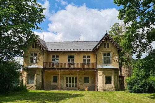 Horní zámek v Rožmberku nad Vltavou přilákal davy, čeká ho rozsáhlá obnova