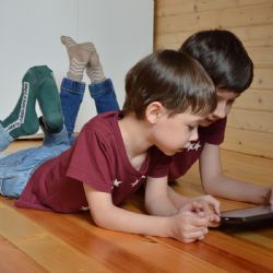 Jak technologie mění dětský vývoj – dobré, špatné a neznámé