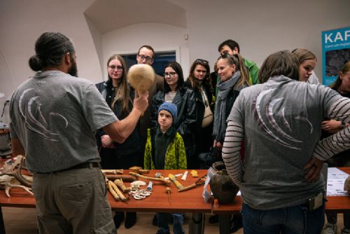 Mezinárodní den archeologie v Plzni přitáhl stovky lidí