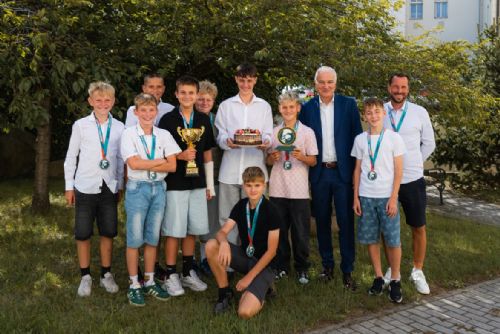 Mladí futsalisté přivezli z mistrovství Česka dvě medaile. Plzeň slaví stříbro, Stříbro bronz