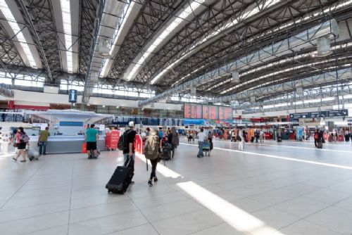 Na Letišti Václava Havla trvá stávková pohotovost. Odbory odmítají nástup Radomíra Lašáka do vedení