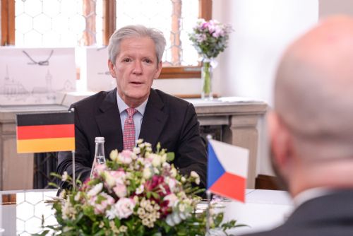 Německo posiluje vazby s Plzní. Velvyslanec Reuss jednal o byznysu a investicích