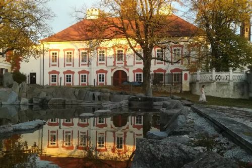 Objevte kouzlo barokní sýpky a zámku Mlázovy