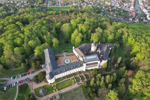 Odbojoví hrdinové zbirožska: Příběhy odvahy i tragédie