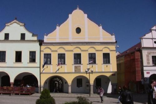 Pelhřimov navyšuje investice na 528 milionů, prioritou zimní stadion a centrum