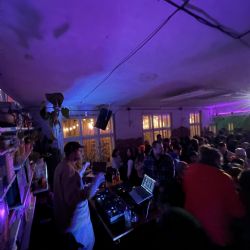 Pestrý Tuk Tuk Market v Plzni - jídlo, dárky a hudba