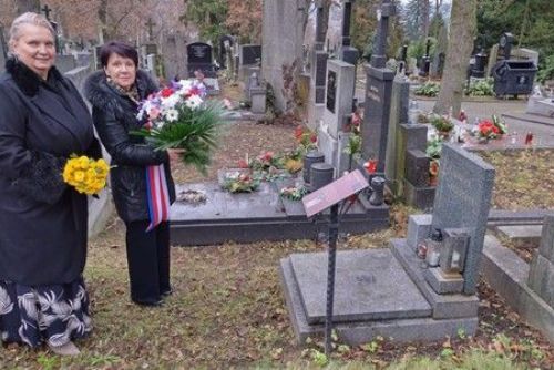 Plzeň uctila prvního polistopadového primátora Loukotu