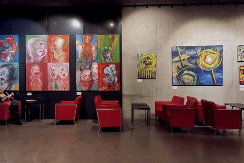 Plzeňský salón 2025 obsadil Novou scénu Divadla J. K. Tyla