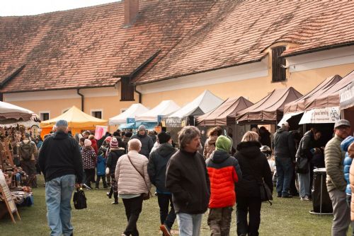 Podzimní jarmark na Švihově: Rodinná neděle plná tradic a zábavy