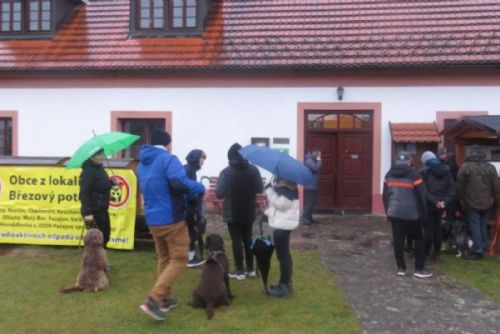 Pošumaví říká NE hlubinnému úložišti protestním pochodem