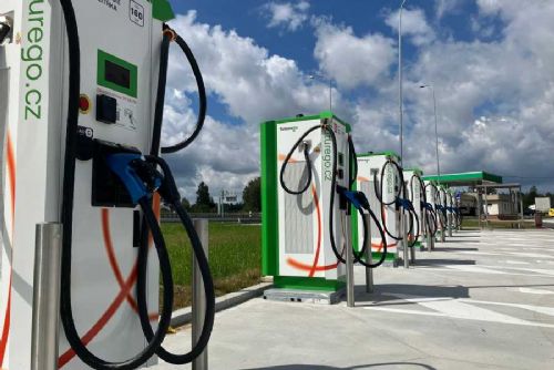 Praha rozšiřuje síť ultrarychlých nabíječek pro elektromobily