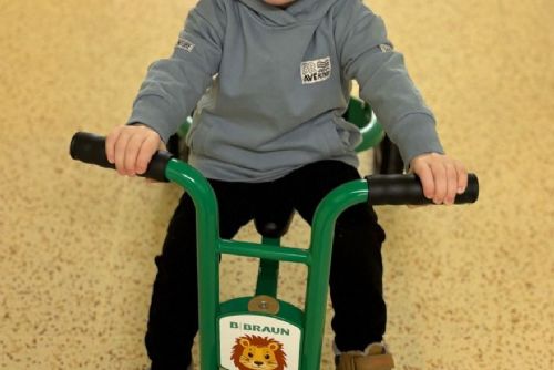 Speciální tříkolka zpříjemní dětem léčbu i během infuzí