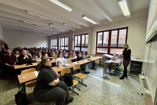 Studenti filozofie spojují terorii s bysnysem