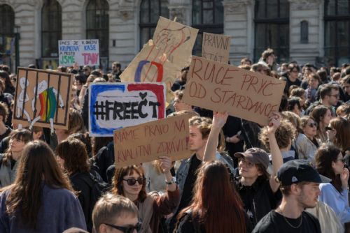 Studenti protestovali za Českou televizi a rozhlas. Do akcí se zapojila i Plzeň