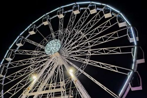 Vánoční trhy v Olomouci 2025: Kluziště a vyhlídkové kolo přinášejí nové zážitky