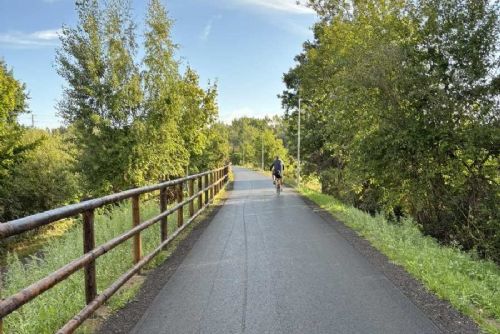 Veselí nad Lužnicí má novou cyklostezku po bývalé trati, v Jižních Čechách pokračují další projekty