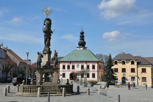 Žďár nad Sázavou modernizuje mobiliář: Nové koše a lavičky za 1,6 milionu