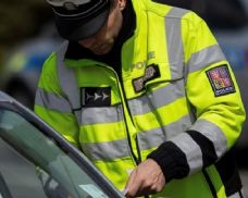 Policie na Brněnsku posiluje hlídky na D1 a D2 kvůli ilegálnímu srazu aut