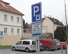 Brandýs chystá rozšíření placeného stání. Půlhodina zdarma, nové zóny a rezidenti od 1 200 Kč