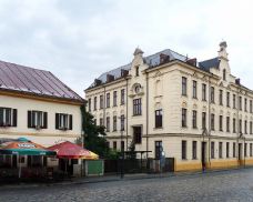 Nejvyšší soud potvrdil propuštění vychovatele, který zašil do plyšáka odposlech