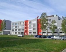 Plzeňské stavební učiliště prošlo rekonstrukcí za 90 milionů. Zájem o řemesla konečně roste