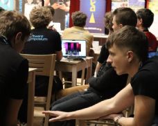 Studenti z Klatov uspěli ve světové konkurenci. Na hackathonu skončili třetí na světě