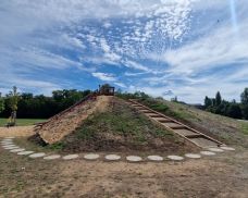 V Plzni můžete využít nový dětský park U Ježíška. Láká na čtyřmetrovou skluzavku