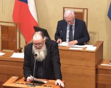Bitva o Senát začíná. Kantorová vyzve Aschenbrennera, ANO řeší hazardní stín z Tachovska