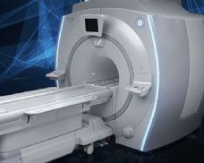 FN Plzeň posiluje boj s rakovinou. AI mamograf, nový robot i PET/MR za stovky milionů