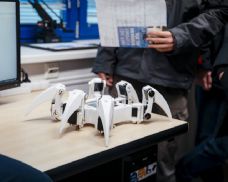 Plzeň ukáže technologie budoucnosti. Festival Inovujeme přiveze roboty, AI i 3D tištěný jeřáb