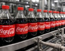 Coca-Cola v Česku píše 55letou historii výroby. Produkce se dnes počítá na stovky milionů litrů ročně