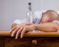 Alkohol na veřejnosti v Trutnově omezuje vyhláška